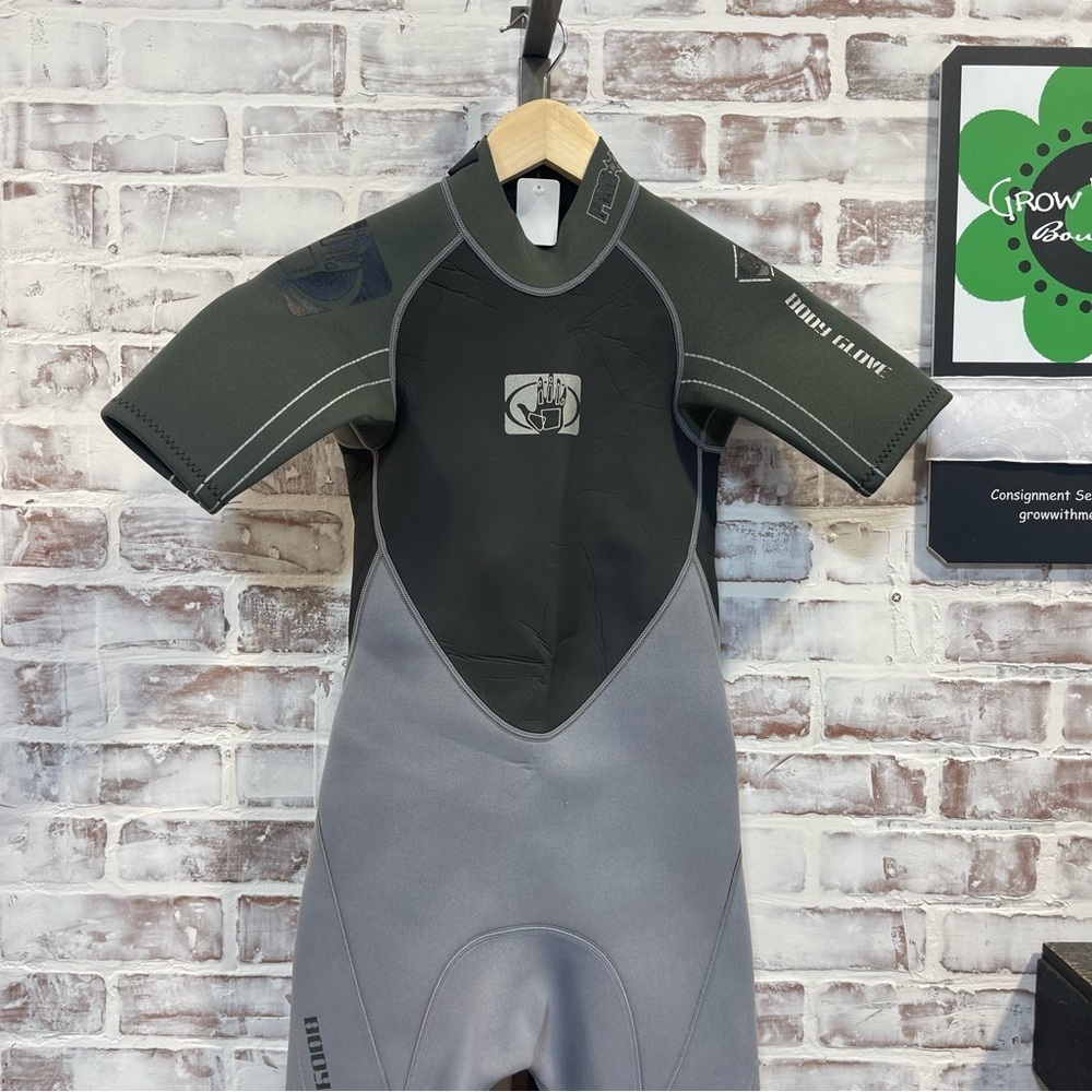 Body glove Kids  Gray and green Wetsuit youth 12